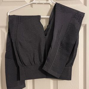 Leggings (brand unknow).